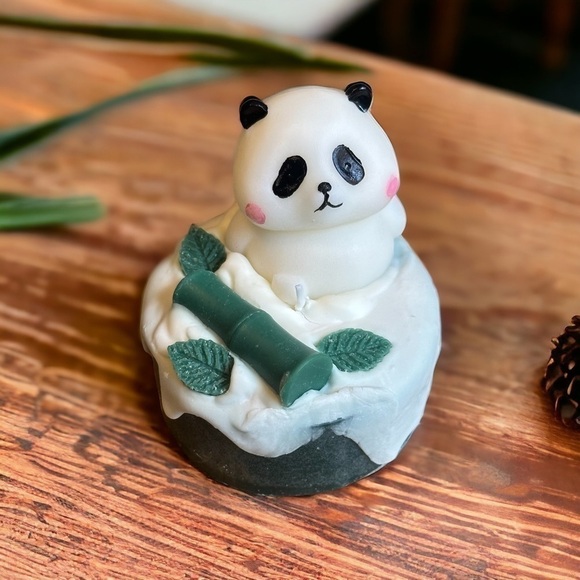 ⚠️SALE Candle // Handmade Panda And Bamboo Candle (Bigger in person) SEND OFFERS - Picture 3 of 4